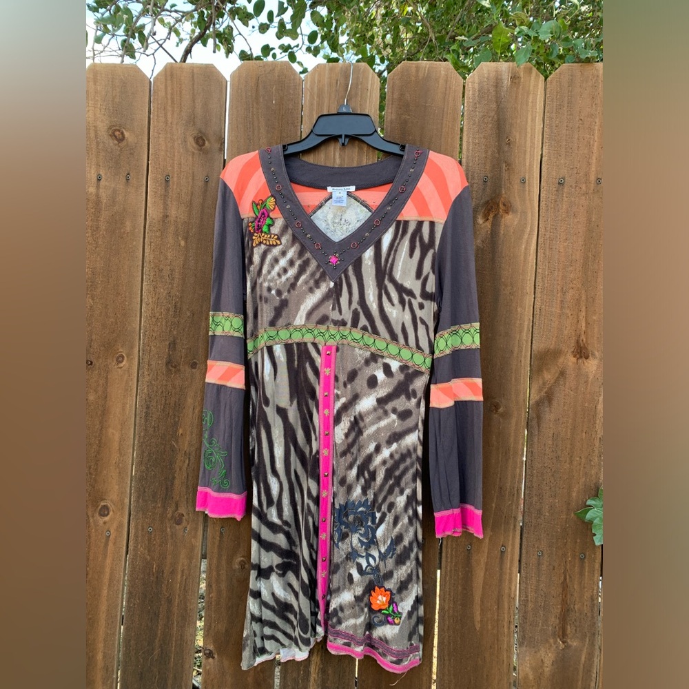 Krista Lee women's embellished top size Medium.